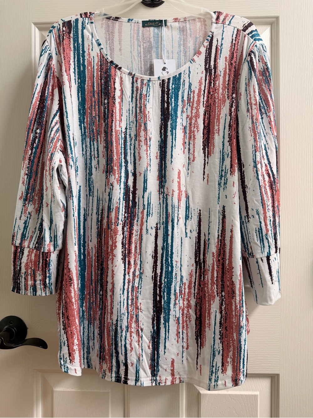 Women’s 3/4 Sleeve Scoop Neck Top